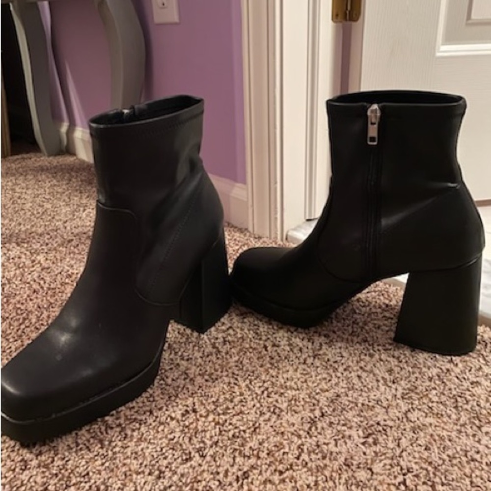Steve Madden - EVER PLATFORM BOOTIES